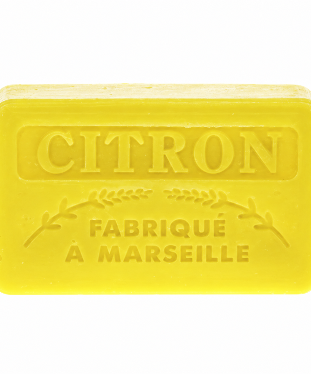 Savonnette marseillaise parfumée Citron 60 g sur fond blanc