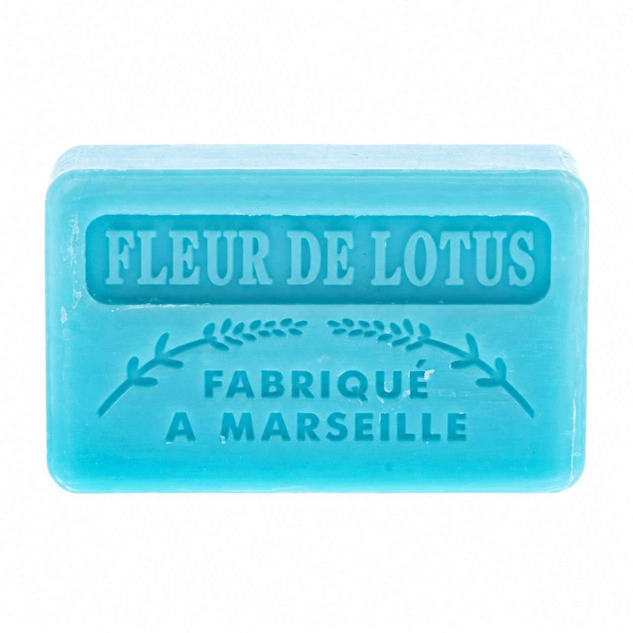 Savonnette marseillaise Fleur de lotus 60 g Savonnette marseillaise parfumée Fleur de lotus 60 g sur fond blanc