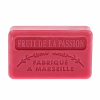 Savonnette marseillaise parfumée Fruit de la passion 60 g sur fond blanc